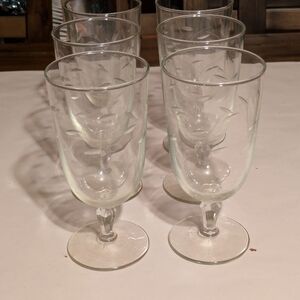 Elegant Clear Wine Glass Set